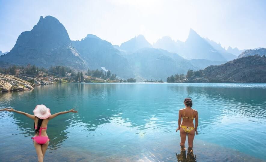 Eastern-Sierra-hidden-gems-in-Sierra-Nevada-Parks-Mammoth-Lakes-min.jpg