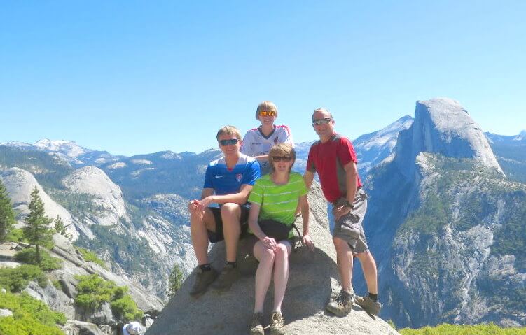 viewpoint_of_glacier_point_overlook_yosemite_attractions_things_to_see.jpg